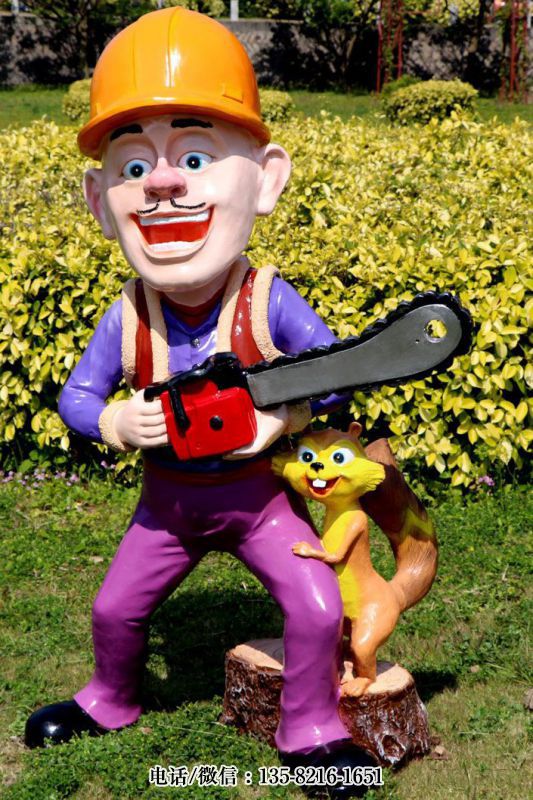 拿電鋸的光頭強雕塑 拿電鋸的光頭強雕塑