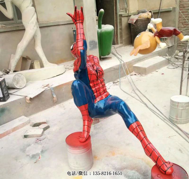 半坐地上的蜘蛛俠 半坐地上的蜘蛛俠