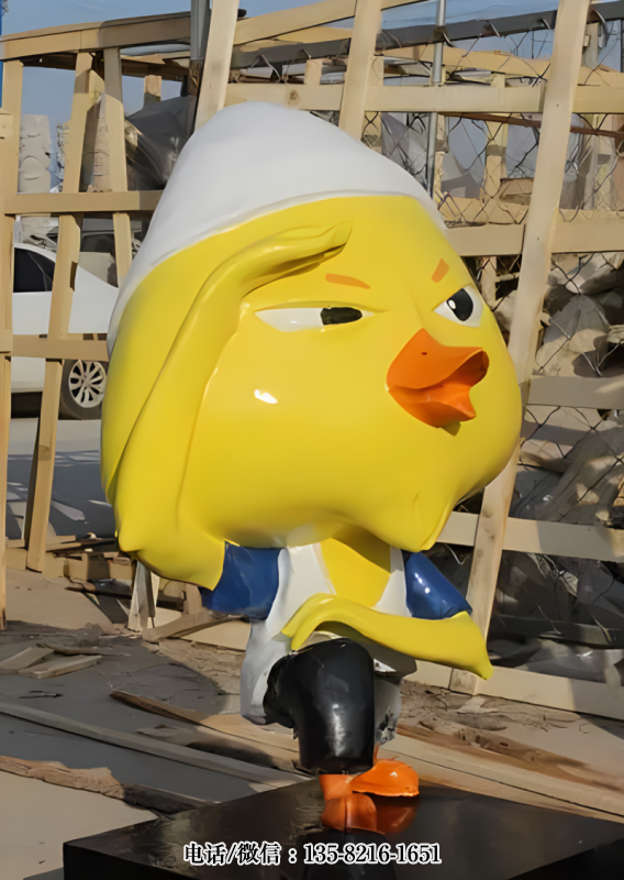 眺望遠(yuǎn)方的卡通小雞雕塑 眺望遠(yuǎn)方的卡通小雞雕塑
