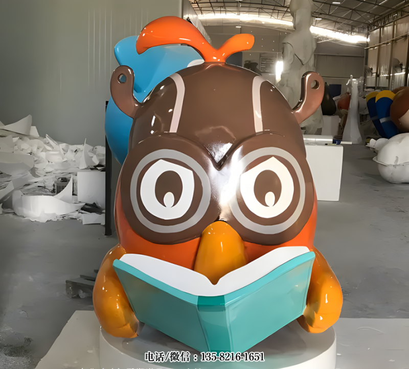 看書的抽象卡通小鳥雕塑 看書的抽象卡通小鳥雕塑