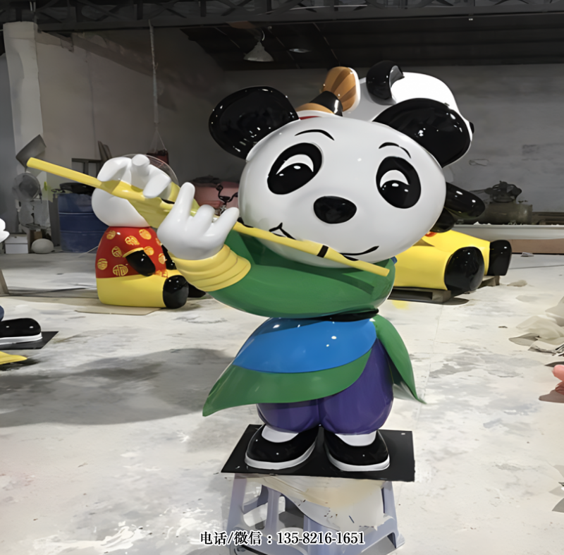 吹笛子的卡通熊貓 吹笛子的卡通熊貓