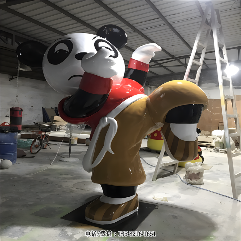 耍醉拳的卡通熊貓 耍醉拳的卡通熊貓