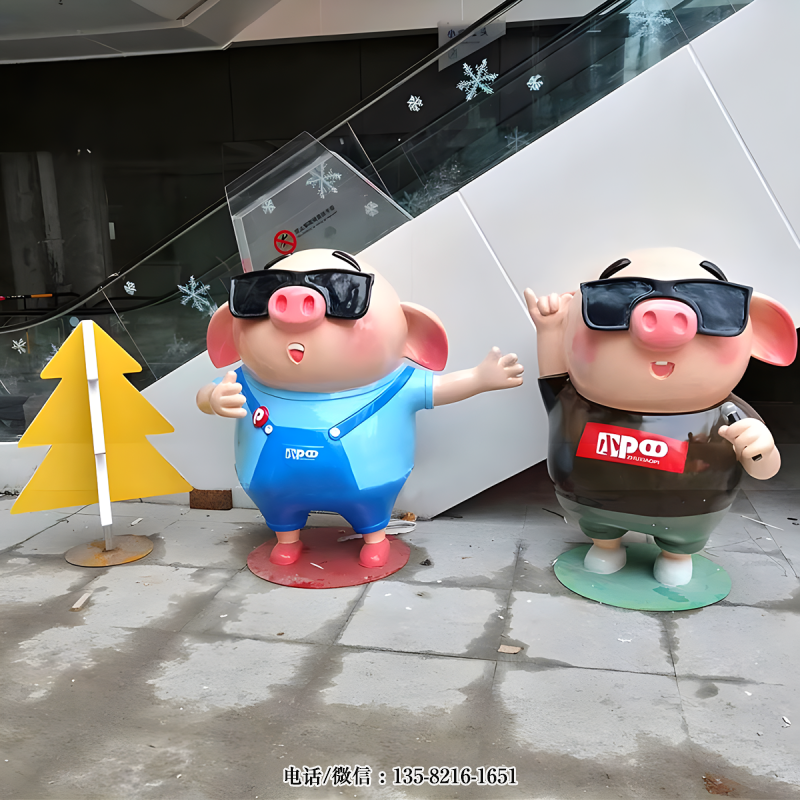 戴墨鏡的卡通豬雕塑 戴墨鏡的卡通豬雕塑