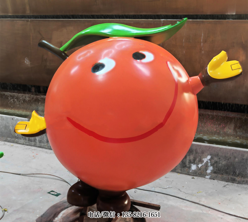 張開雙手的卡通橘子雕塑 張開雙手的卡通橘子雕塑