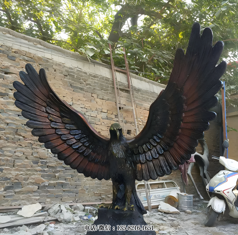 玻璃鋼仿真老鷹雕塑 (2) 玻璃鋼仿真老鷹雕塑 (2)