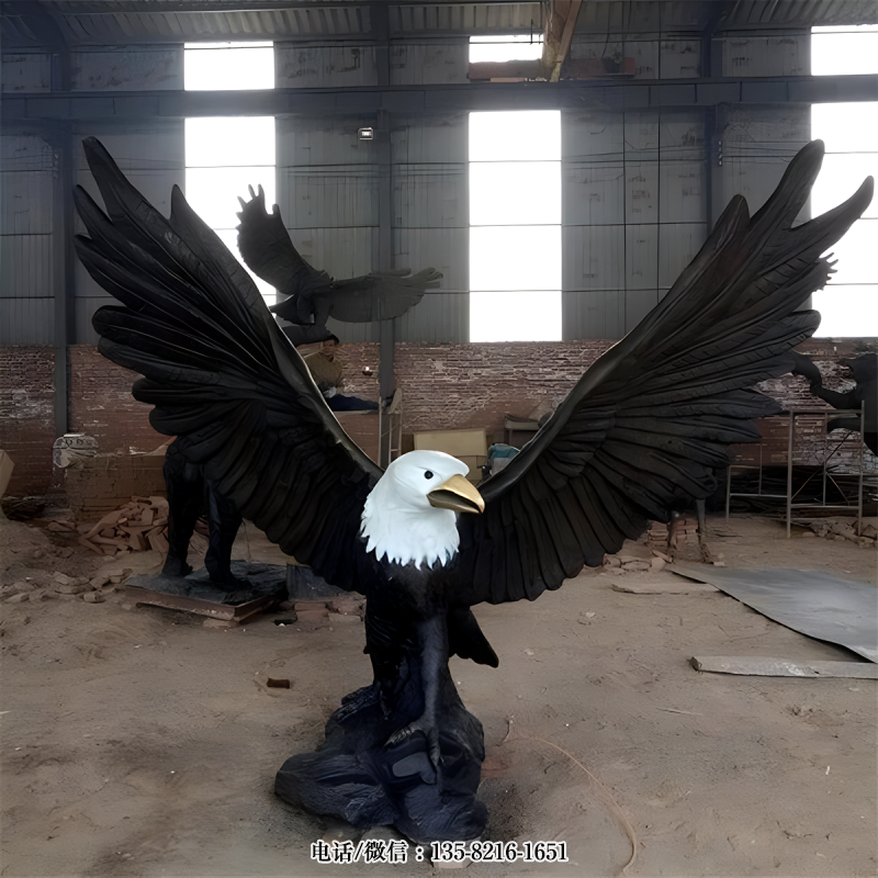 玻璃鋼仿真老鷹雕塑 (3) 玻璃鋼仿真老鷹雕塑 (3)