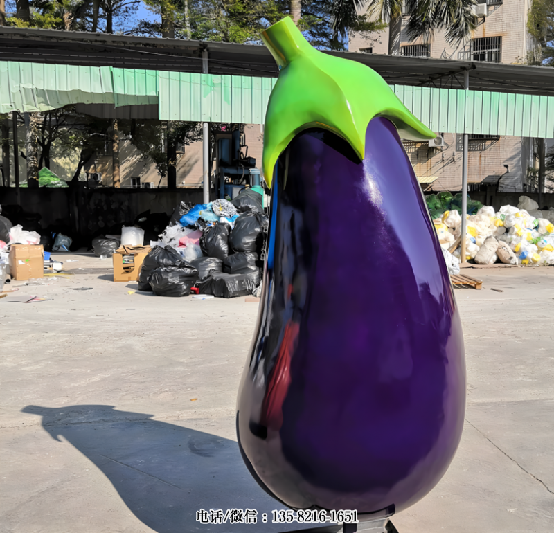 玻璃鋼仿真茄子雕塑 (3)